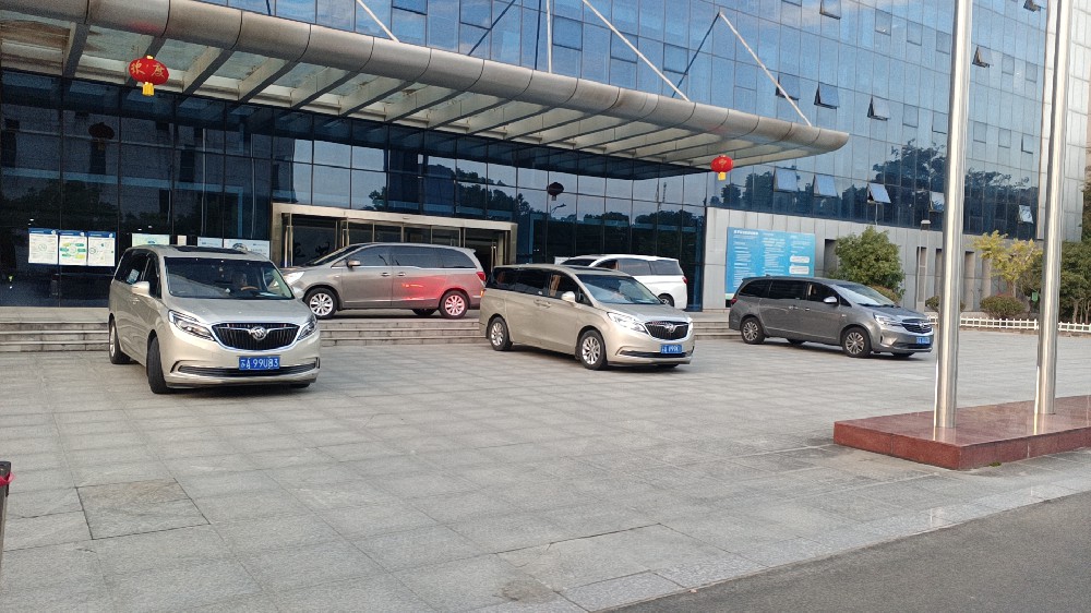 南京租车·天脉：专业会议接待，彰显团队力量